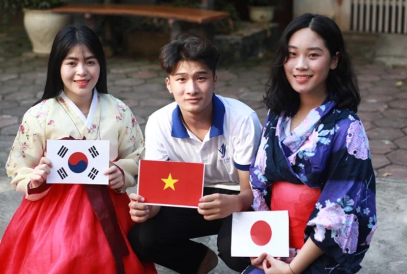 Tỷ giá Yên Nhật ảnh hưởng trực tiếp đến du học, lao động, du lịch, chuyển tiền và mua hàng Nhật. 