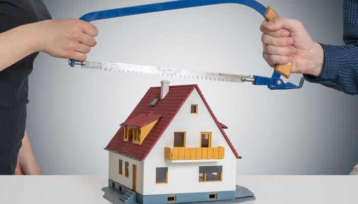 Luật chia tài sản khi ly hôn cho con cái