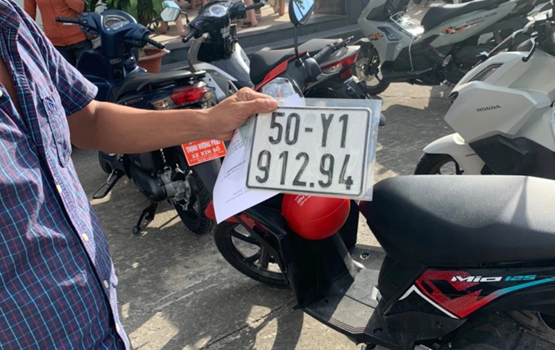 Lực lượng chức năng quản lý, kiểm tra phương tiện theo hệ thống biển số định danh.