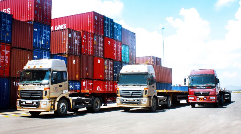 Xe container vận chuyển hàng hóa lưu thông liên tục nhưng không quá 4 giờ mỗi ca lái.