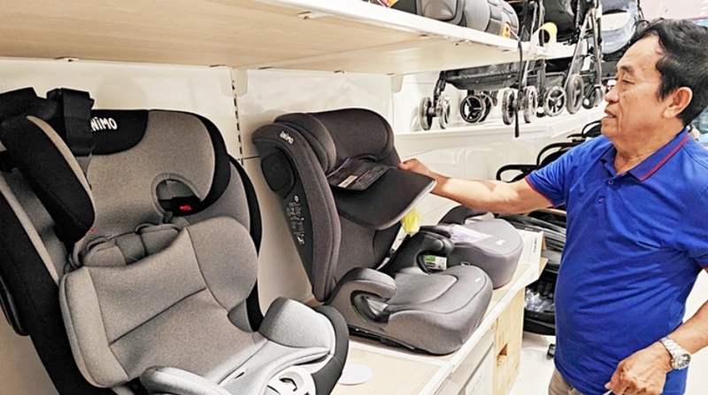 Mốc áp dụng quy định giúp phụ huynh có thêm thời gian chọn mua và tập cho trẻ làm quen với ghế an toàn.