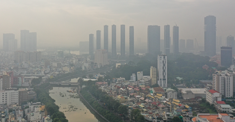 Kích thước siêu nhỏ của hạt bụi mịn PM2.5 và PM10 so với sợi tóc người.