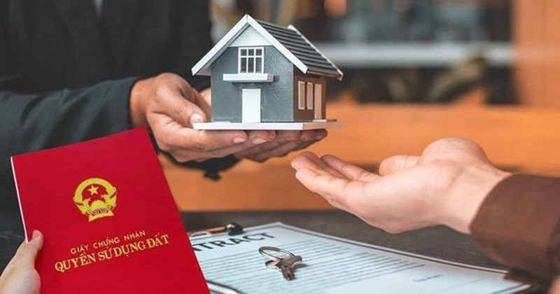 Người dân cần chuẩn bị đầy đủ hồ sơ pháp lý và giấy tờ nhân thân trước khi nộp đăng ký biến động.